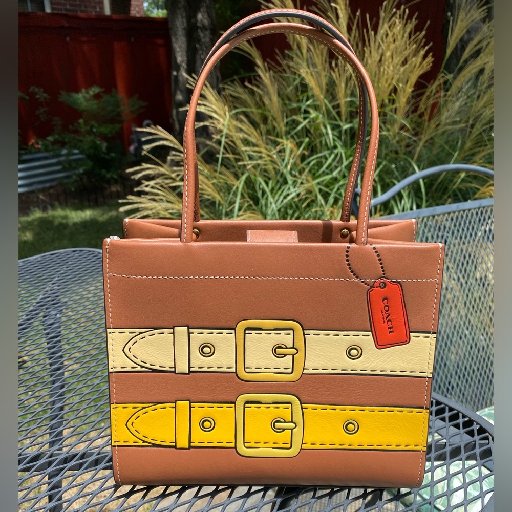 NWT Coach Tromp L’oeil Print Cashin 22